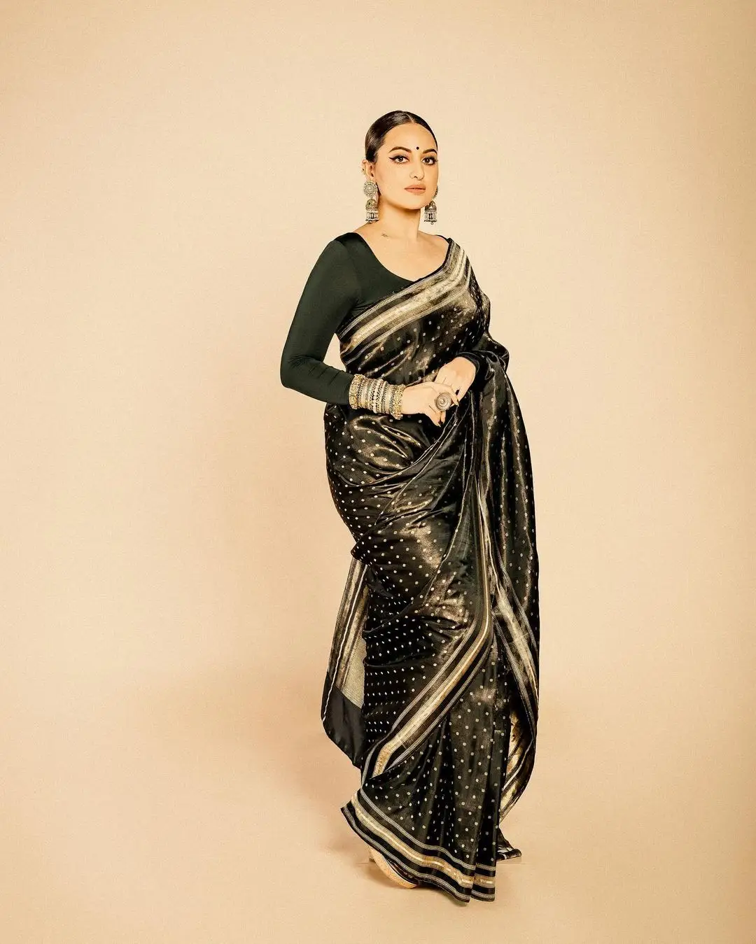 Sonakshi Sinha Charming In Black Saree Blouse